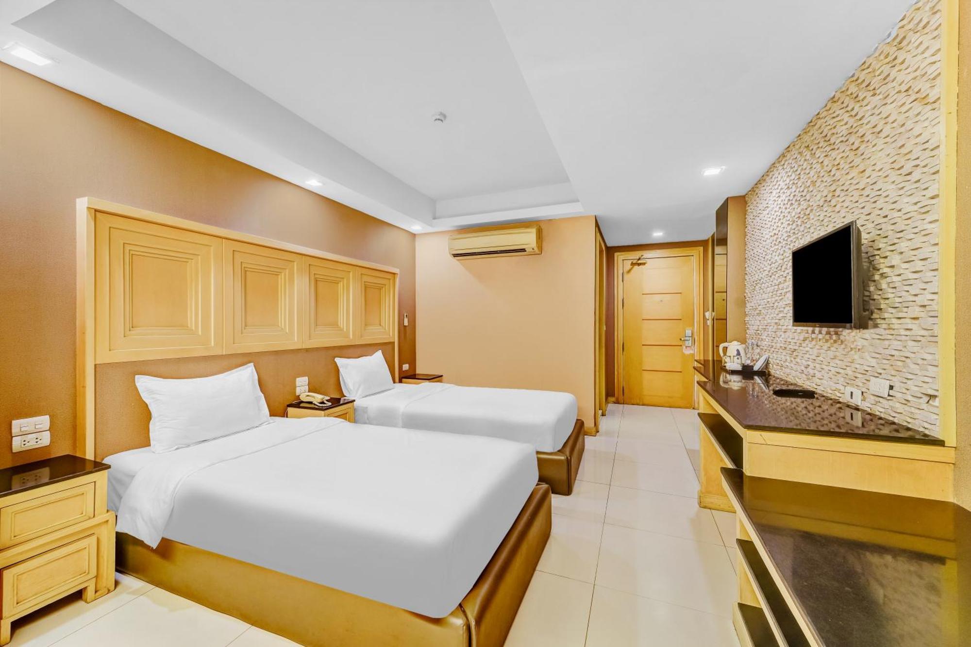 Upar Hotels Sukhumvit 11 Nana Bangkok Bagian luar foto