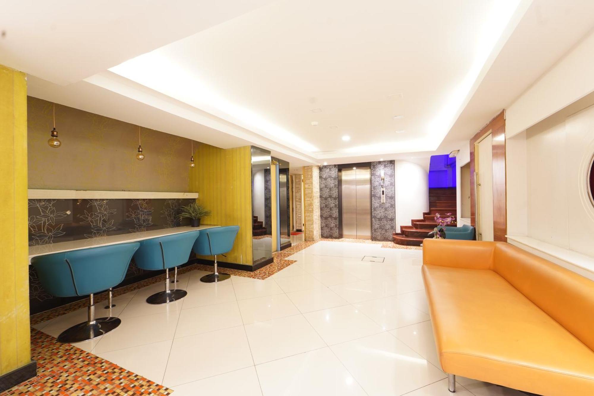 Upar Hotels Sukhumvit 11 Nana Bangkok Bagian luar foto