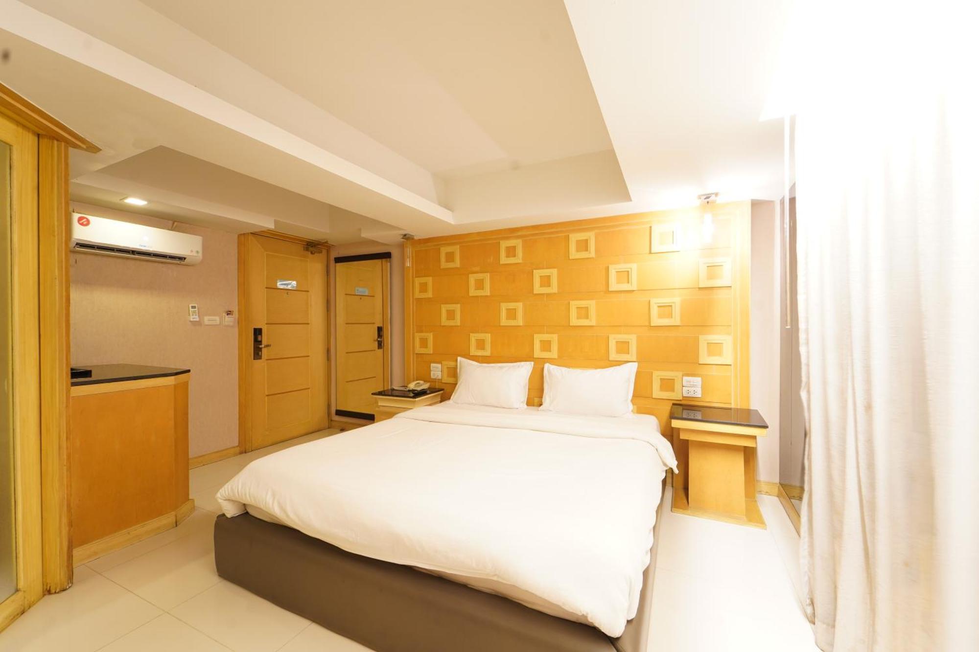 Upar Hotels Sukhumvit 11 Nana Bangkok Bagian luar foto