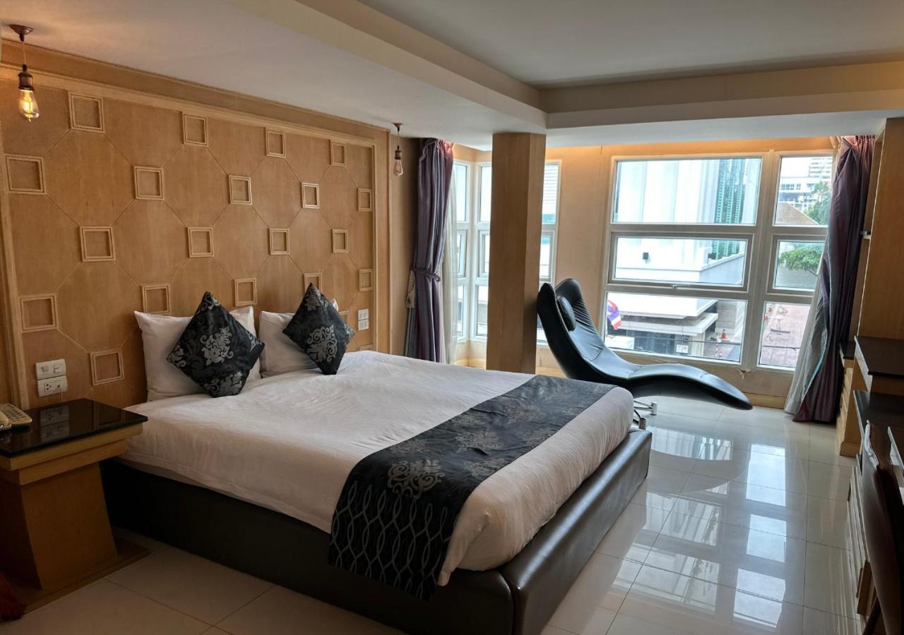 Upar Hotels Sukhumvit 11 Nana Bangkok Bagian luar foto