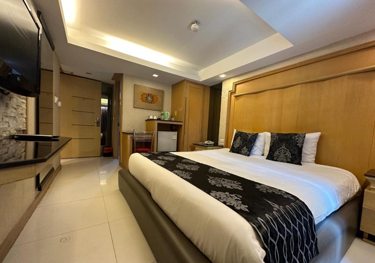 Upar Hotels Sukhumvit 11 Nana Bangkok Bagian luar foto