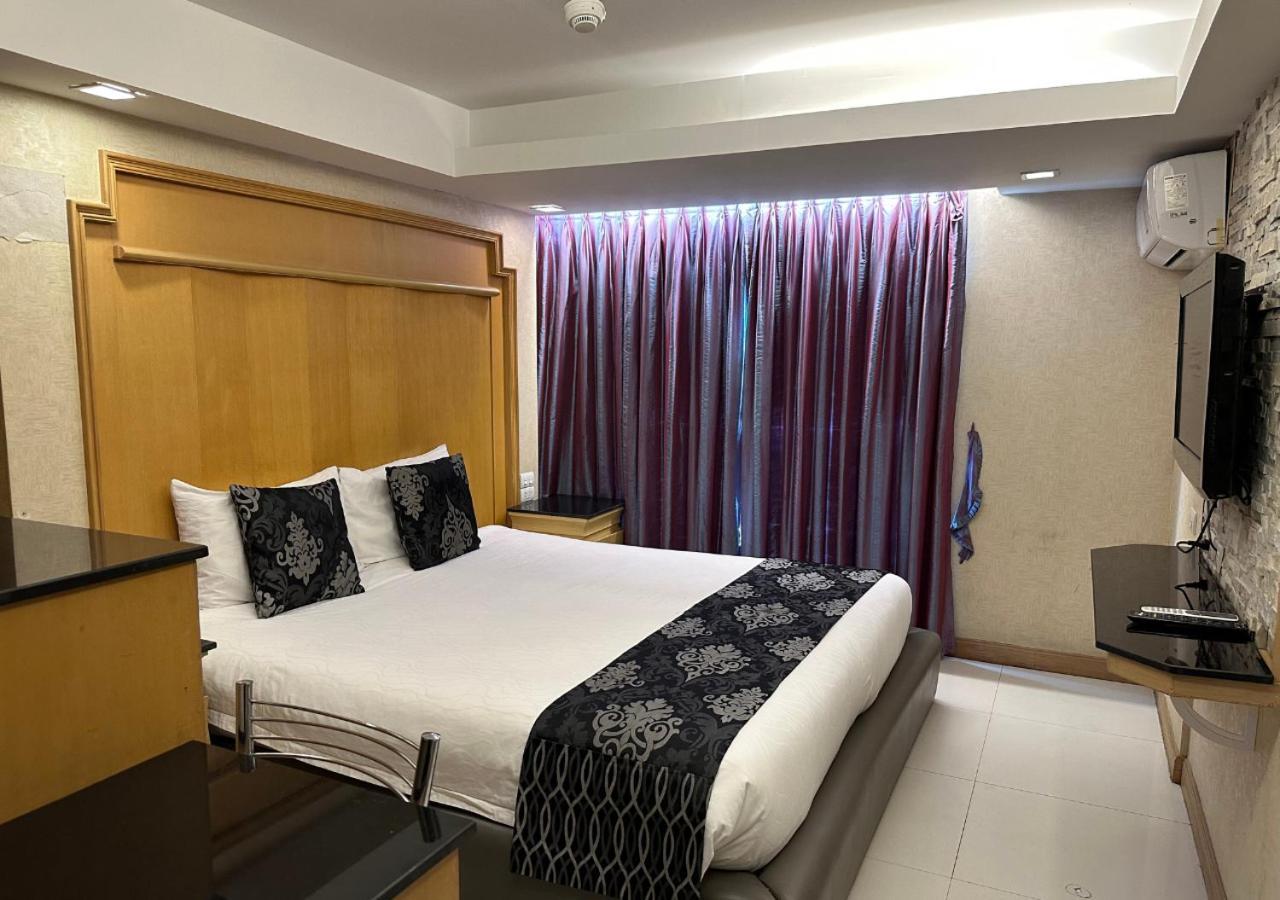 Upar Hotels Sukhumvit 11 Nana Bangkok Bagian luar foto